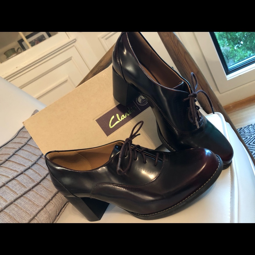 Clark’s  Tarah burgundy leather new